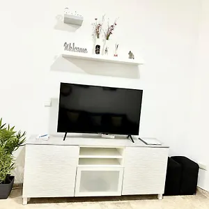Acogedor Y Moderno En Pleno Centro De Con Parking Gratis Apartamento